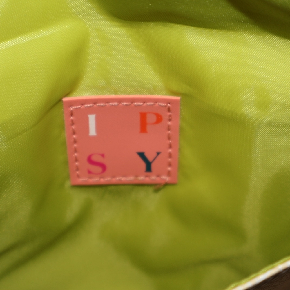 2/$10 Ipsy Elegant White and Cream Glam/Makeup Bags. - Picture 8 of 8